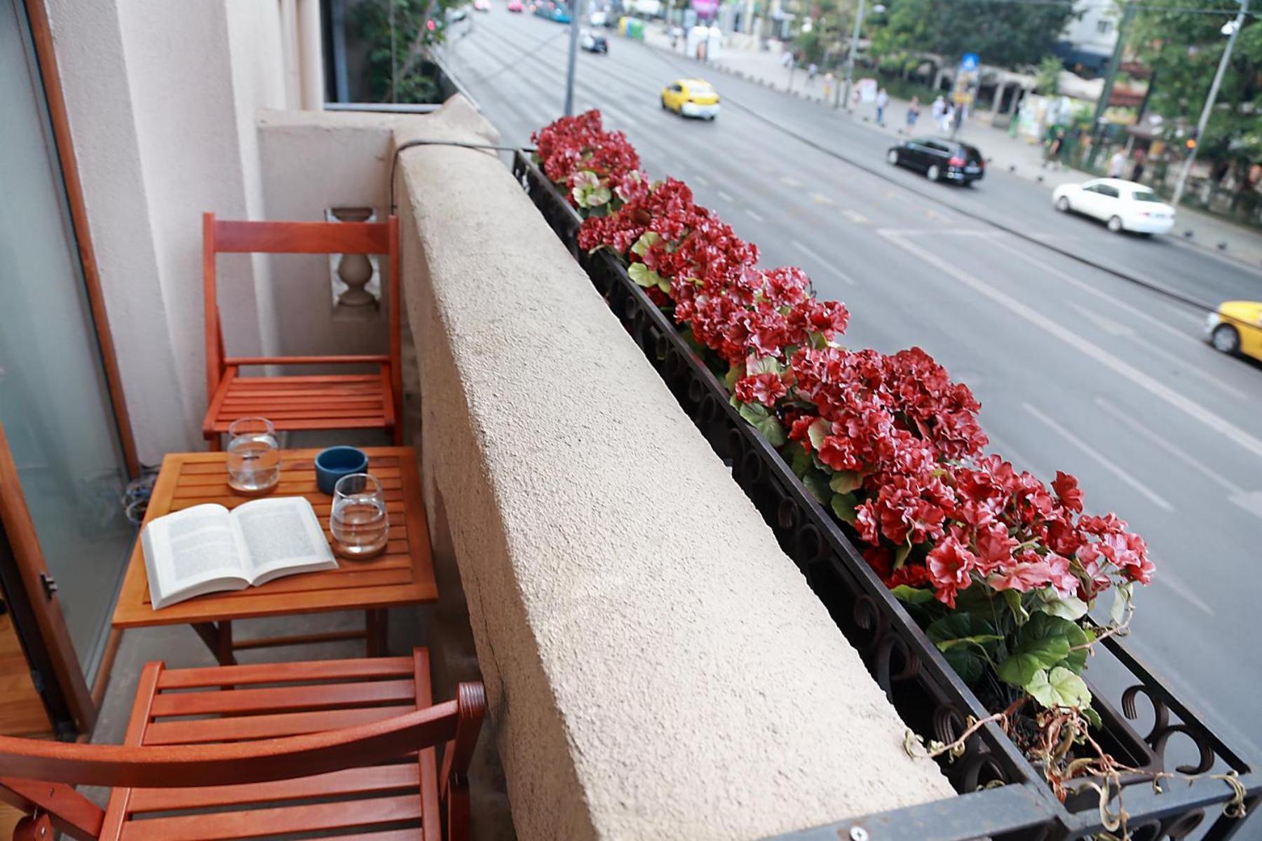 Athenaeum Spacious& Cozy 1Br Prime Location W Balcony Бухарест Екстер'єр фото