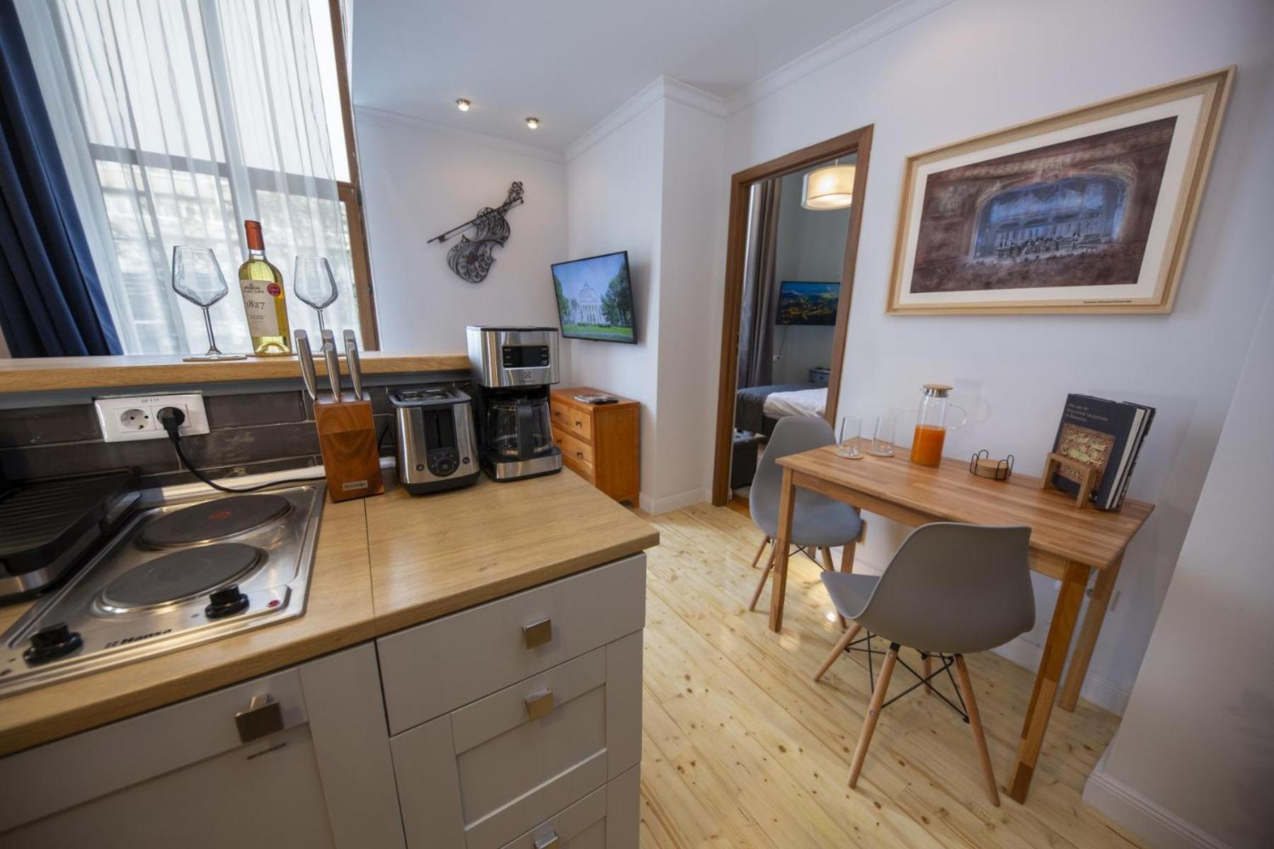 Athenaeum Spacious& Cozy 1Br Prime Location W Balcony Бухарест Екстер'єр фото