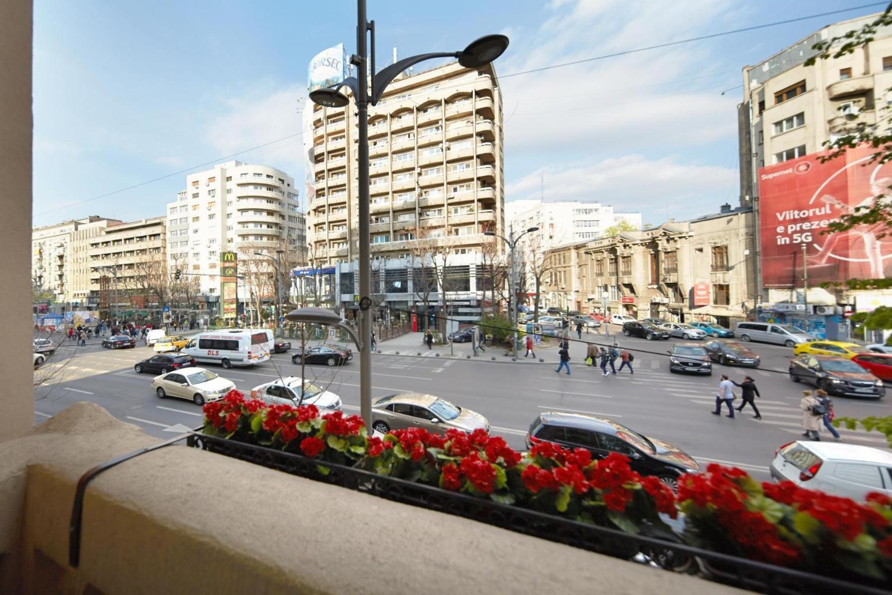 Athenaeum Spacious& Cozy 1Br Prime Location W Balcony Бухарест Екстер'єр фото