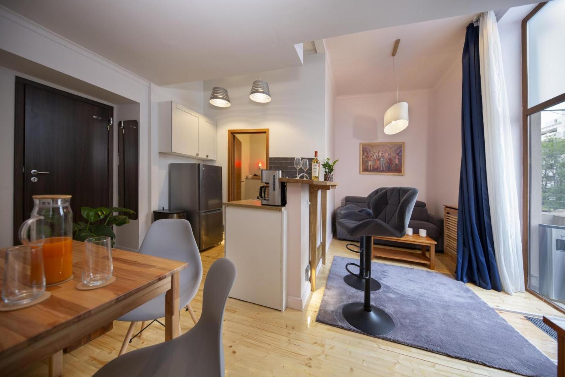 Athenaeum Spacious& Cozy 1Br Prime Location W Balcony Бухарест Екстер'єр фото