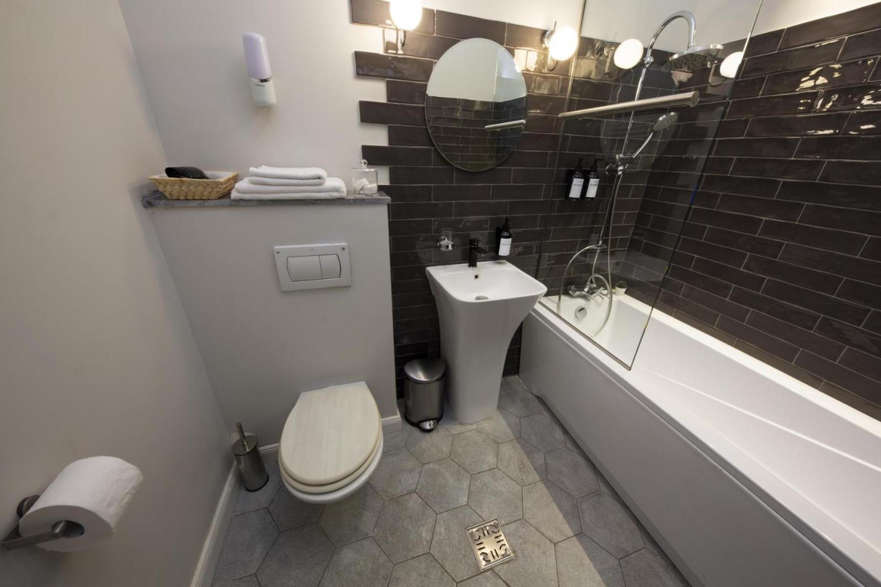Athenaeum Spacious& Cozy 1Br Prime Location W Balcony Бухарест Екстер'єр фото